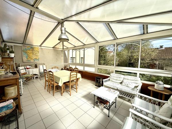 Livry-Gargan (93190) Maison avec jardin, garage et dépendance