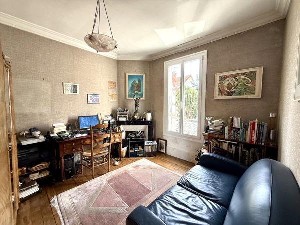 Livry-Gargan (93190) Maison avec jardin, garage et dépendance