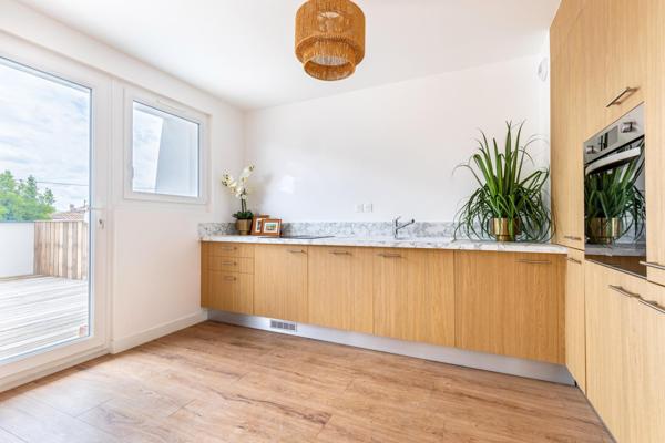 BORDEAUX coeur de SAINT-AUGUSTIN :  Appt T4, 3 chs, grand balcon au calme, rénové, garage possible