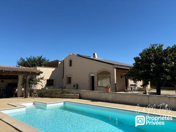 Ensemble immobilier avec appartement indépendant, piscine et dépendances à Séguret