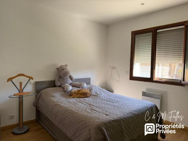 Ensemble immobilier avec appartement indépendant, piscine et dépendances à Séguret