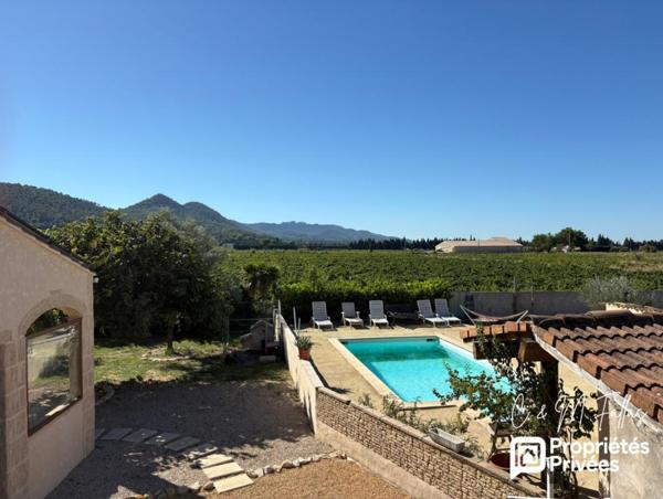 Ensemble immobilier avec appartement indépendant, piscine et dépendances à Séguret