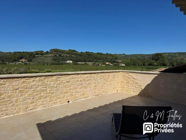 Ensemble immobilier avec appartement indépendant, piscine et dépendances à Séguret