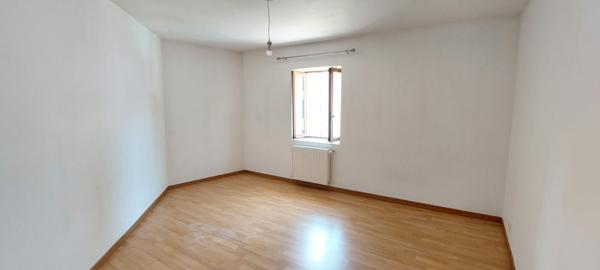 Maison
         3 pièces
        - 82 m² 130 000 € *