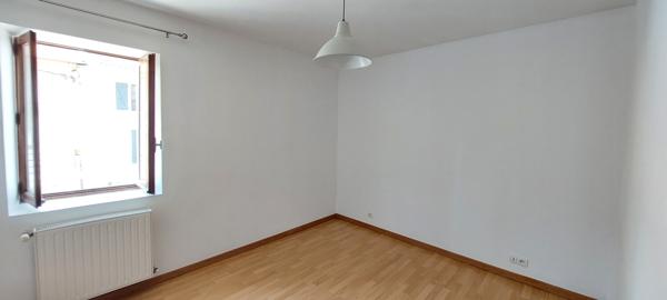 Maison
         3 pièces
        - 82 m² 130 000 € *