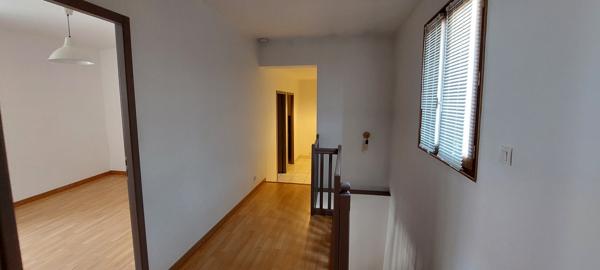 Maison
         3 pièces
        - 82 m² 130 000 € *