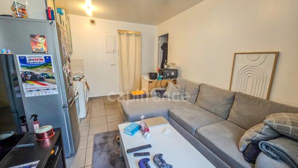 Appartement T2 en bon état avec place de parking privative à vendre 2 pièces ETRECHY (91)