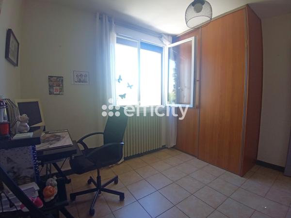 Appartement
         4 pièces
        - 76 m² Exclusivité 137 000 € *