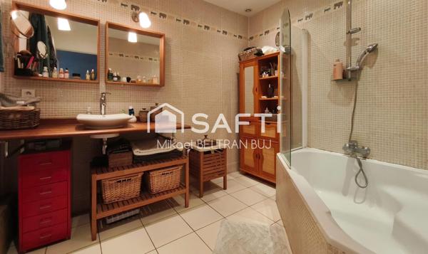 Sète centre-ville – Appartement de caractère avec garage et luminosité exceptionnelle