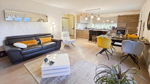 Superbe T4 Moderne avec Grande Terrasse – Proche Centre & Tramway