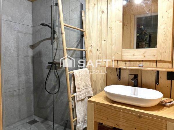 Incroyable maison en rondins 8 pièces