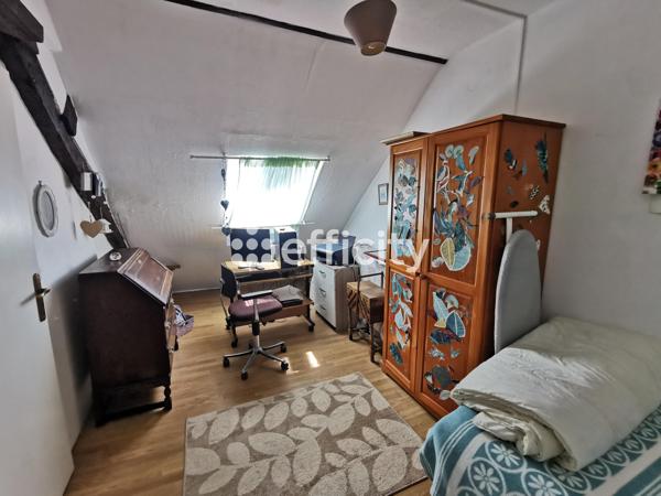 Maison
         14 pièces
        - 330 m² Exclusivité 211 000 € *