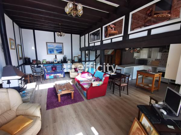 Maison
         14 pièces
        - 330 m² Exclusivité 211 000 € *