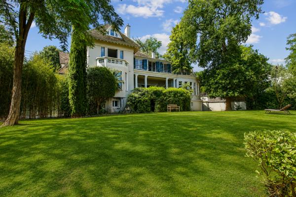 Vente Maison de luxe Garches 12 Pièces 594 m²