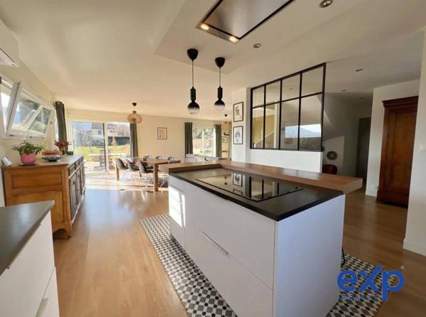 Maison contemporaine de 160 m² avec piscine chauffée – Wintzenheim