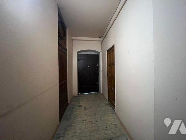 Appartement duplex type 8 à rénover plein centre ville de Chambéry VENTE IMMO-INTERACTIF.

VE...