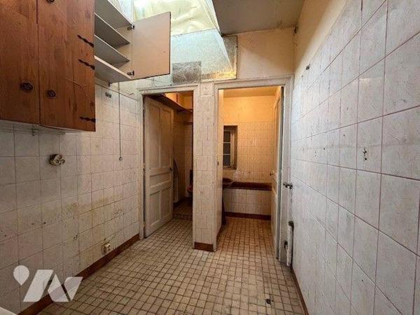 Appartement duplex type 8 à rénover plein centre ville de Chambéry VENTE IMMO-INTERACTIF.

VE...