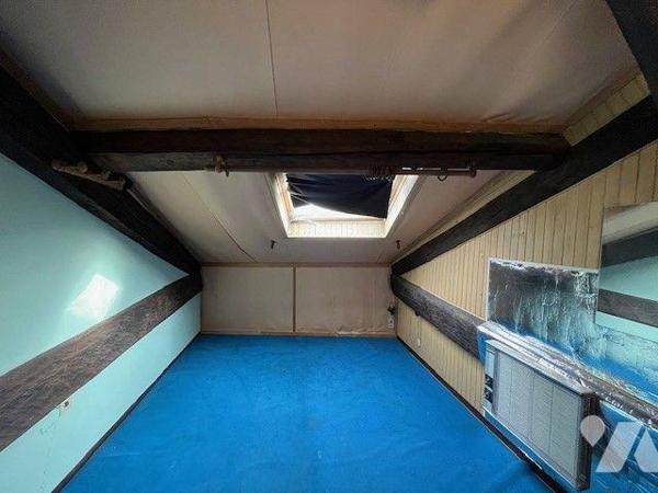 Appartement duplex type 8 à rénover plein centre ville de Chambéry VENTE IMMO-INTERACTIF.

VE...