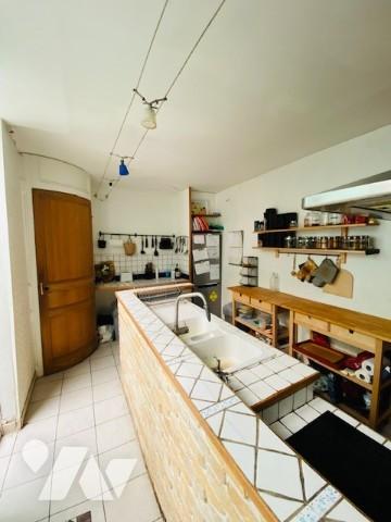 Centre-ville de DUNKERQUE : Duplex du 19ième, alliant authenticité et cachet d'époque.