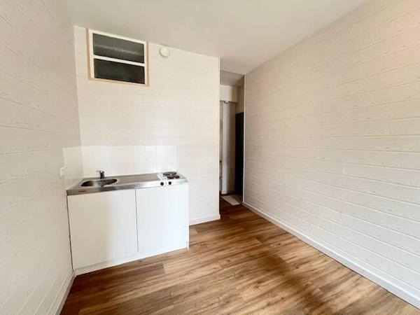 Appartement 1 pièce                                        - 35000 Rennes Réf : 2425