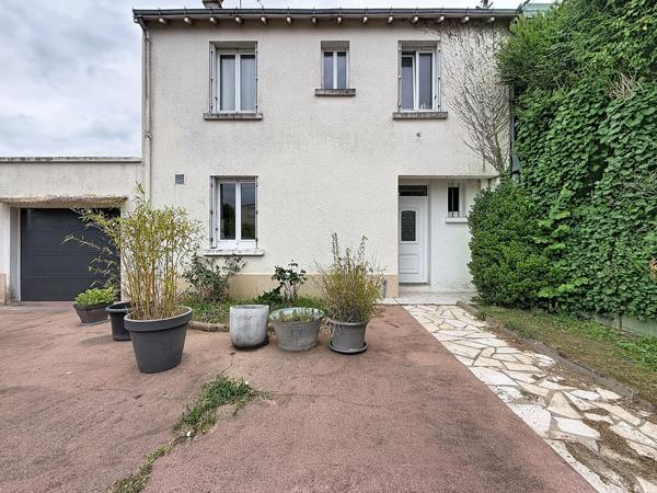 Maison
         4 pièces
        - 77 m² 269 900 € *