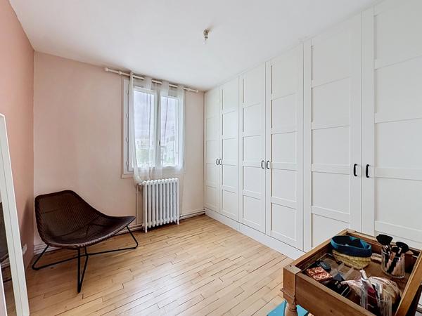 Maison
         4 pièces
        - 77 m² 269 900 € *