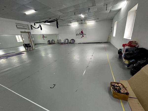 Local commercial centre ville de Nevers 400M2