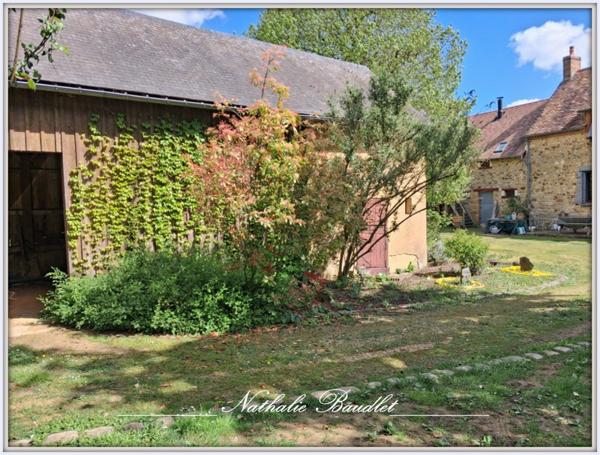 Chevillé (72350) CHEVILLE Longère de 9 pièces (5 chambres), dépendances, plan d'eau, terrain 3932 m²