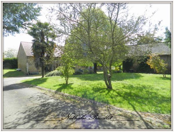 Chevillé (72350) CHEVILLE Longère de 9 pièces (5 chambres), dépendances, plan d'eau, terrain 3932 m²