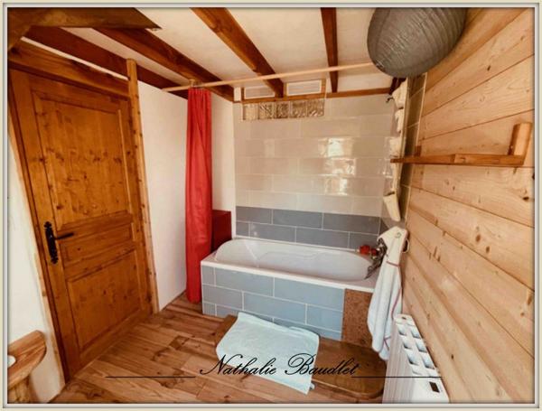 Chevillé (72350) CHEVILLE Longère de 9 pièces (5 chambres), dépendances, plan d'eau, terrain 3932 m²