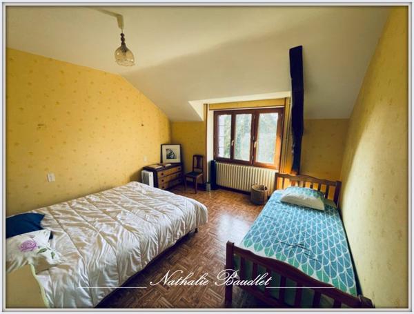 Chevillé (72350) CHEVILLE Longère de 9 pièces (5 chambres), dépendances, plan d'eau, terrain 3932 m²