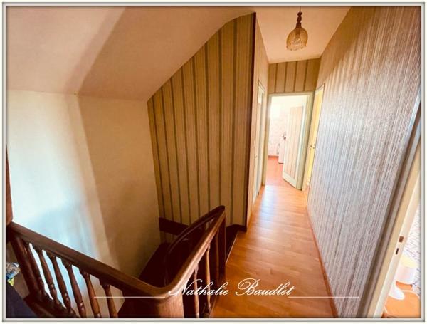 Chevillé (72350) CHEVILLE Longère de 9 pièces (5 chambres), dépendances, plan d'eau, terrain 3932 m²