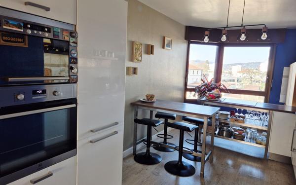 Appartement à vendre    5 pièces • 141,90 m2 Lyon 4