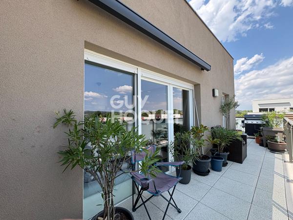 Dernier étage : T5 récent de 97 m² avec terrasse, climatisation et 2 garages
