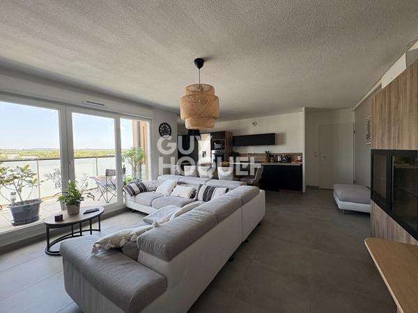 Dernier étage : T5 récent de 97 m² avec terrasse, climatisation et 2 garages