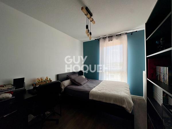 Dernier étage : T5 récent de 97 m² avec terrasse, climatisation et 2 garages