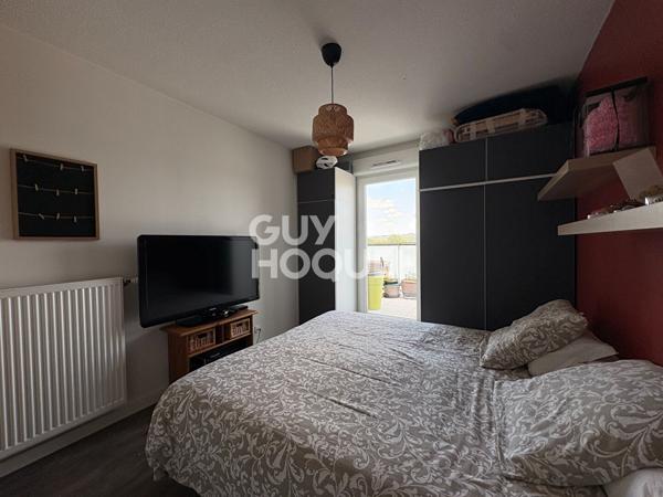 Dernier étage : T5 récent de 97 m² avec terrasse, climatisation et 2 garages