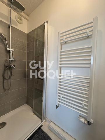 Dernier étage : T5 récent de 97 m² avec terrasse, climatisation et 2 garages