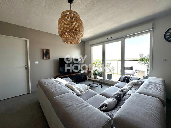 Dernier étage : T5 récent de 97 m² avec terrasse, climatisation et 2 garages