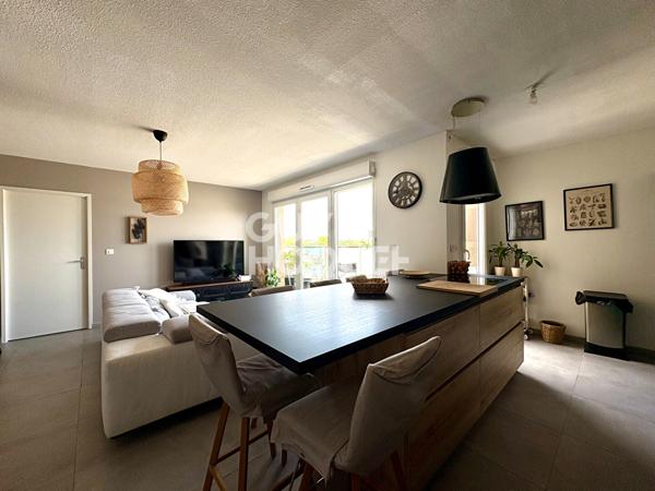 Dernier étage : T5 récent de 97 m² avec terrasse, climatisation et 2 garages