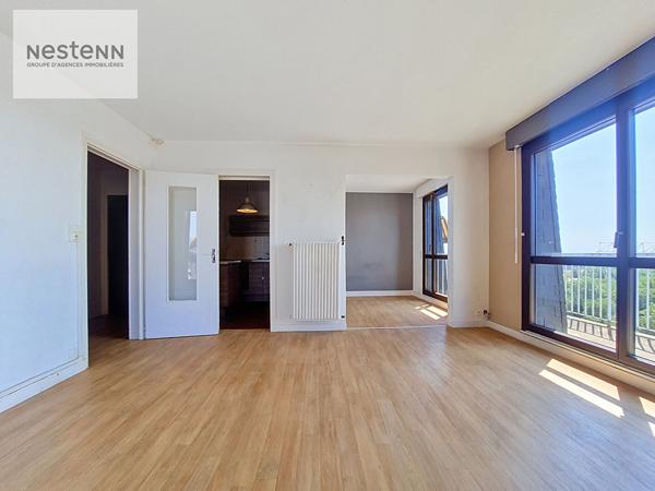 ORLEANS MADELEINE - TRAM B - ENTRE FAC ET LOIRE ! APPART 47m2 avec PARKING et balcon/terrasse