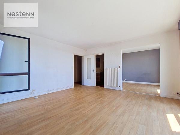 ORLEANS MADELEINE - TRAM B - ENTRE FAC ET LOIRE ! APPART 47m2 avec PARKING et balcon/terrasse