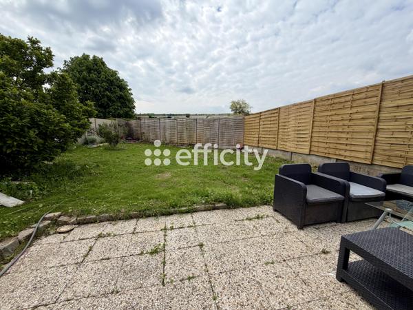Maison
         5 pièces
        - 100 m² 220 000 € *