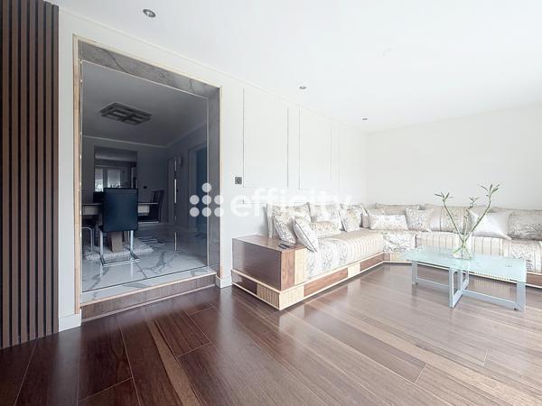 Maison
         5 pièces
        - 100 m² 220 000 € *