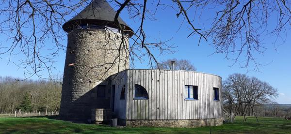 MOULIN DU XIVème SIECLE ET SON EXTENSION D'ARCHITECTE