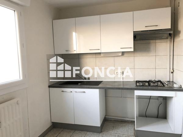 Location Appartement 2 pièces 40.8 m² - RUE DE L ANCIEN VELODROME Nîmes 30000