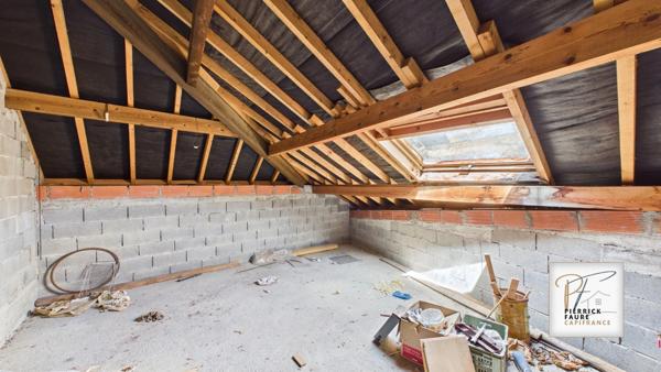 LA SALLE-LES-ALPES – 4 GARAGES +198 m² DE STOCKAGE – PRODUIT RARE