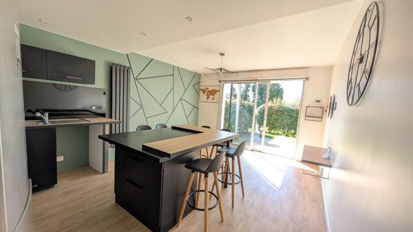 T2 lumineux au rez-de-chaussée, terrasse et jardin, Theix-Noyalo