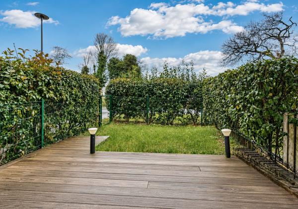 T2 lumineux au rez-de-chaussée, terrasse et jardin, Theix-Noyalo