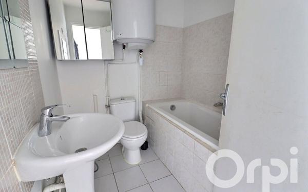 Appartement à vendre    1 pièce • 31,28 m2 Paris 18